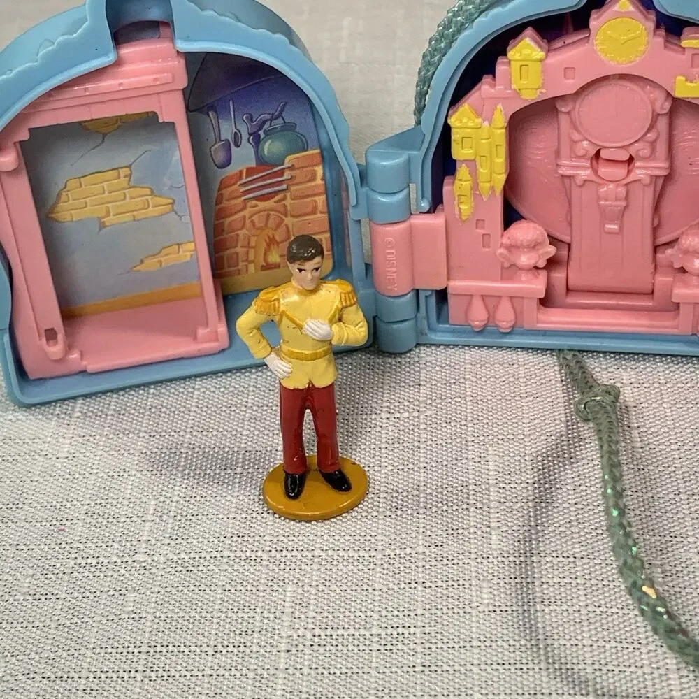 Disney Once Upon A Time Locket Playset Cinderella Prince Figure And Other READ